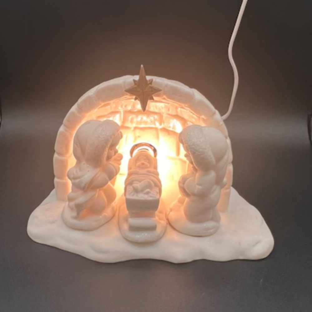 Jade Porcelain Nativity Christmas Creche Night Light Igloo Mary Joseph and Jesus